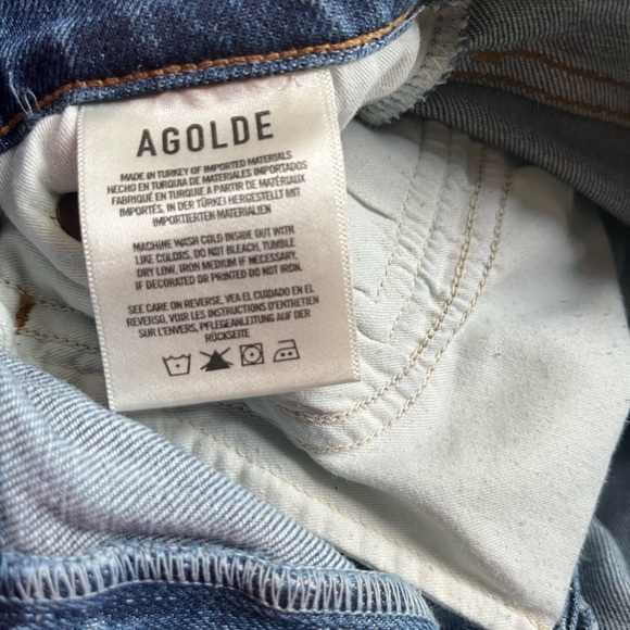 AGOLDE Toni Mid Rise Jean in Medium Wash with Light Distressing - Picture 13 of 13